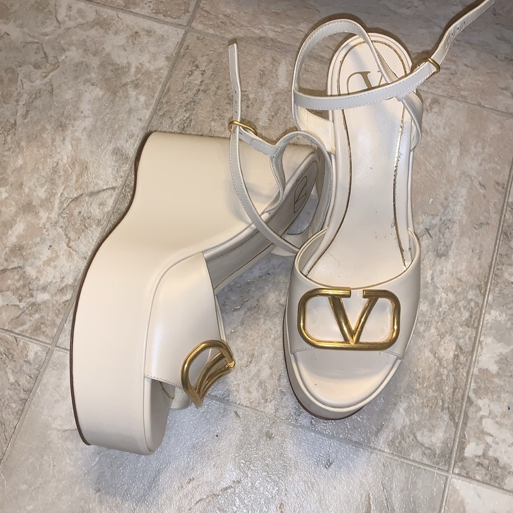 Authentic Valentino Garavani ivory genuine leather signature logo wedges